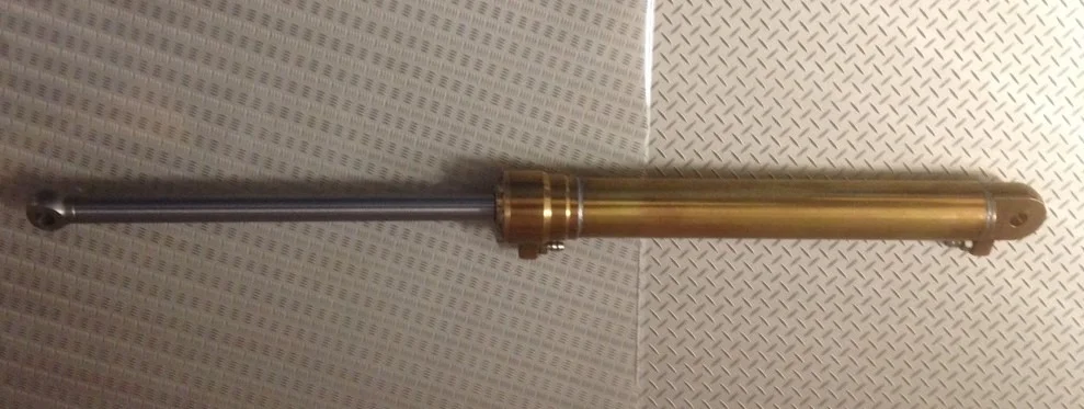 18 mm x 60 mm 2 vejs cylinder m/6 mm stempelpind - Billede 2